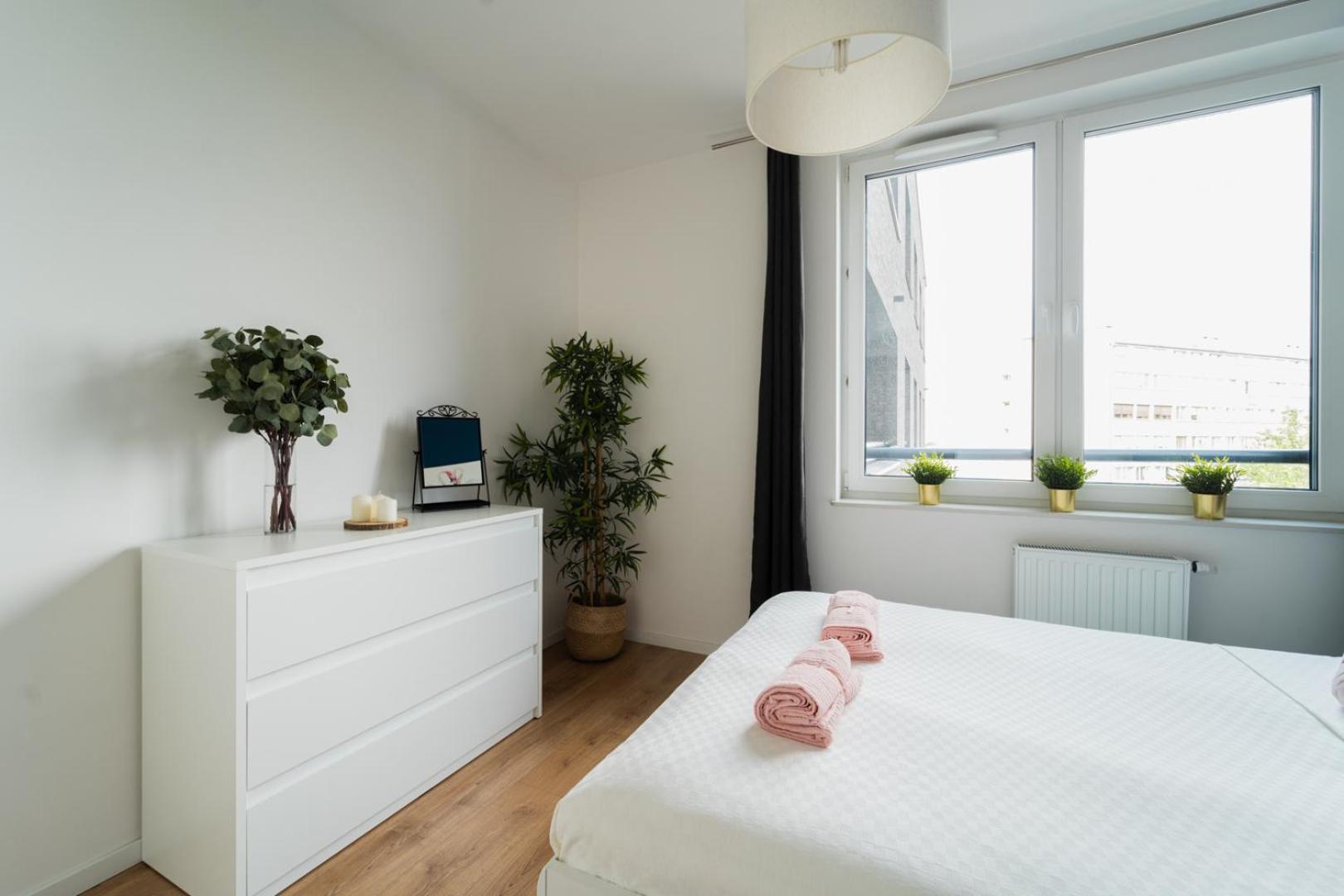 Nice Apartment - Near Sky Tower - Private Parking Wrocław Buitenkant foto